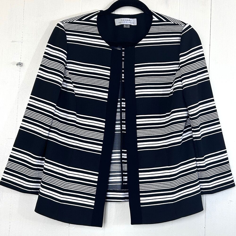 Tahari by Arthur S. Levine black and white  Striped Open Front Blazer Size 8.